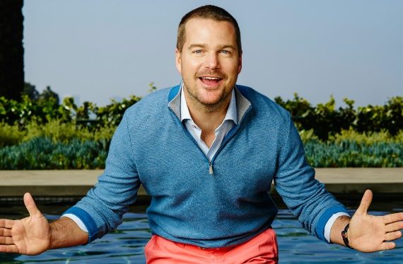 Chris O'Donnell in the pool