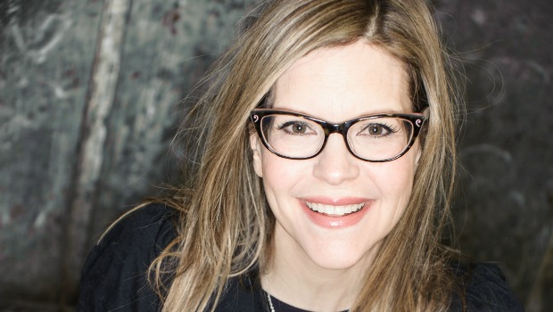 Singer Lisa Loeb