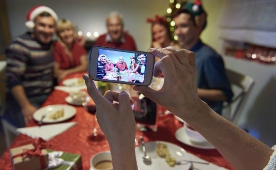 7 Expert Tips to Survive the Holidays With Your Dysfunctional Family