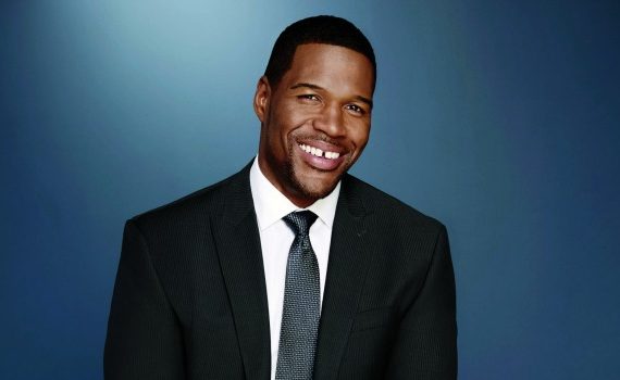 Michael Strahan Wakes Up Happy